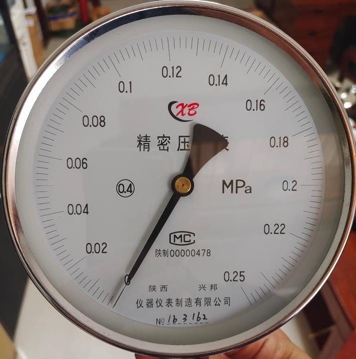 精密壓力表YB-150, 0.4級(jí)，0.25級(jí)，-0.1-0-100MPA